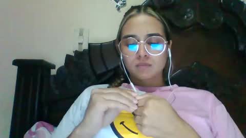 Snapshot of triana_bell chatting on 12-11-24, 02:41 triana_bell online show from 12-11-24, 02:41
