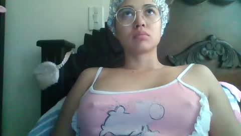 Snapshot of triana_bell chatting on 12-14-24, 03:15 triana_bell online show from 12-14-24, 03:15