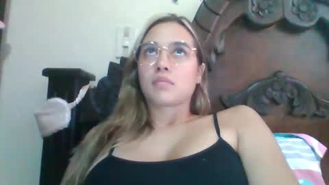 Snapshot of triana_bell chatting on 12-14-24, 09:35 triana_bell online show from 12-14-24, 09:35