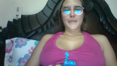Snapshot of triana_bell chatting on 12-18-24, 01:26 triana_bell online show from 12-18-24, 01:26