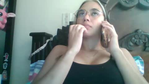 Snapshot of triana_bell chatting on 12-27-24, 04:32 triana_bell online show from 12-27-24, 04:32
