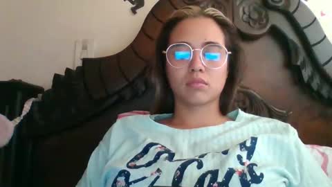 Snapshot of triana_bell chatting on 01-20-25, 08:40 triana_bell online show from 01-20-25, 08:40