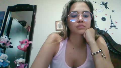 Snapshot of triana_bell chatting on 02-11-25, 11:01 triana_bell online show from 02-11-25, 11:01
