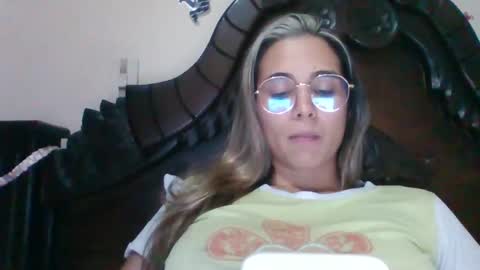 Snapshot of triana_bell chatting on 02-18-25, 01:43 triana_bell online show from 02-18-25, 01:43