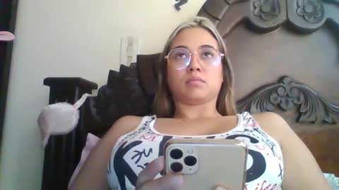 Snapshot of triana_bell chatting on 02-21-25, 07:32 triana_bell online show from 02-21-25, 07:32