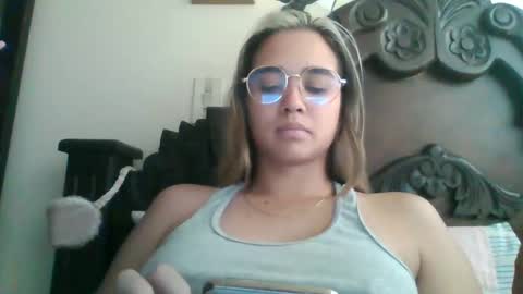 Snapshot of triana_bell chatting on 02-23-25, 05:29 triana_bell online show from 02-23-25, 05:29
