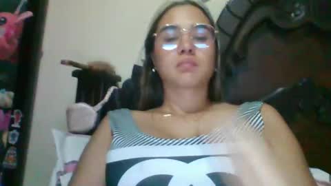 Snapshot of triana_bell chatting on 02-24-25, 12:52 triana_bell online show from 02-24-25, 12:52