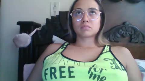 Snapshot of triana_bell chatting on 02-28-25, 05:59 triana_bell online show from 02-28-25, 05:59