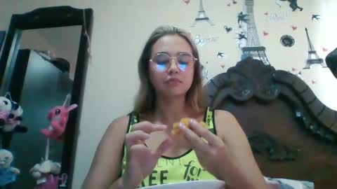 Snapshot of triana_bell chatting on 02-28-25, 09:01 triana_bell online show from 02-28-25, 09:01