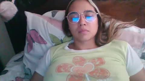 Snapshot of triana_bell chatting on 03-10-25, 05:18 triana_bell online show from 03-10-25, 05:18