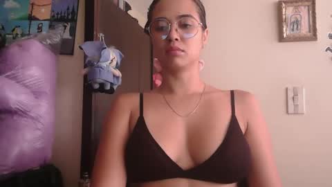 triana_bell online show from 04-28-26, 05:40