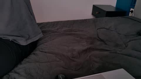 Snapshot of tribu3000 chatting on 10-09-25, 10:24 MudSlav online show from 10-09-25, 10:24