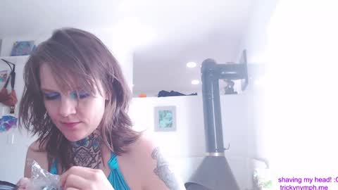 Cassie online show from 09-12-25, 09:15