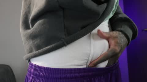 - trieone online show from 04-15-26, 04:47