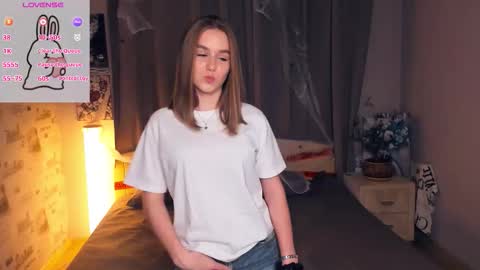 Snapshot of trinahillier chatting on 11-07-25, 07:03 Bubbles online show from 11-07-25, 07:03