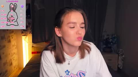 Snapshot of trinahillier chatting on 11-10-25, 07:13 Bubbles online show from 11-10-25, 07:13