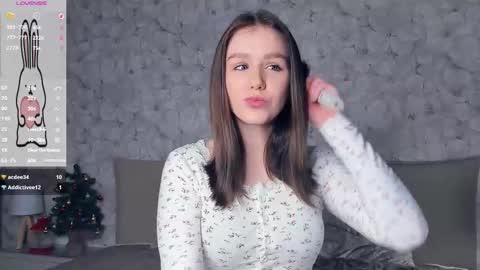 Snapshot of trinahillier chatting on 02-11-26, 08:25 Bubbles online show from 02-11-26, 08:25