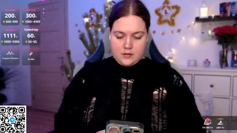 Snapshot of trinititi chatting on 12-21-24, 06:23 Tina online show from 12-21-24, 06:23