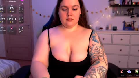 Snapshot of trinititi chatting on 02-01-25, 05:37 Tina online show from 02-01-25, 05:37