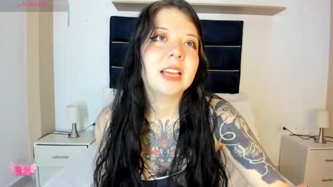 Snapshot of trinity_moss chatting on 02-06-26, 07:28 Trinity online show from 02-06-26, 07:28