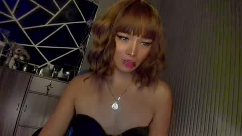 Snapshot of trinityfucksyou chatting on 12-18-24, 03:33 Ms Ella online show from 12-18-24, 03:33