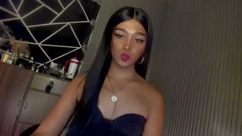 Snapshot of trinityfucksyou chatting on 01-12-25, 01:48 Ms Ella online show from 01-12-25, 01:48