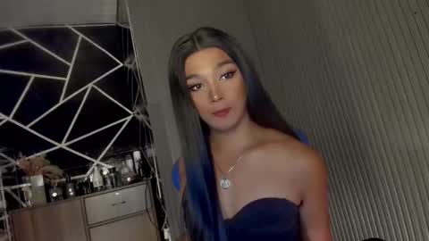 Snapshot of trinityfucksyou chatting on 03-05-25, 02:56 Ms Ella online show from 03-05-25, 02:56