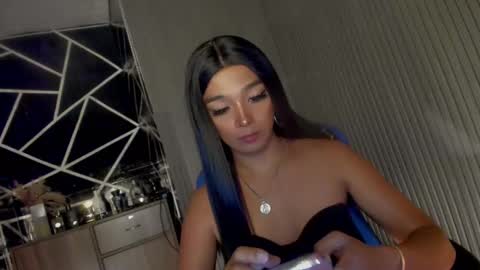 Snapshot of trinityfucksyou chatting on 03-08-25, 03:35 Ms Ella online show from 03-08-25, 03:35