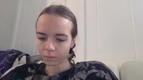 trippybb222 online show from 12-19-25, 04:36