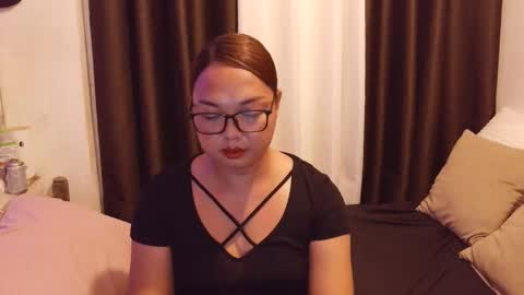 Snapshot of trishakera chatting on 06-07-26, 01:26 trisha online show from 06-07-26, 01:26