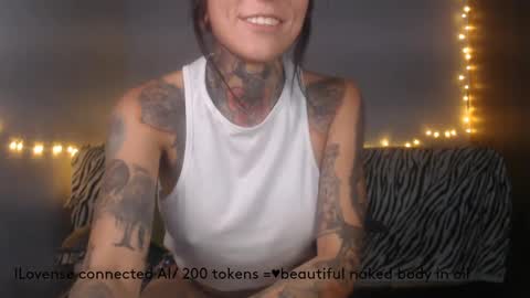 Snapshot of tristan_fantasycam22 chatting on 12-19-24, 11:25 Tristan And Samara online show from 12-19-24, 11:25