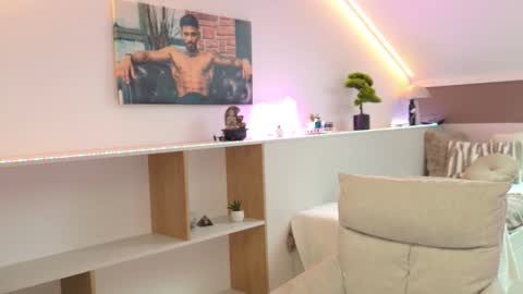 Snapshot of tristangreyaura chatting on 02-13-26, 07:15 Trystan Grey online show from 02-13-26, 07:15