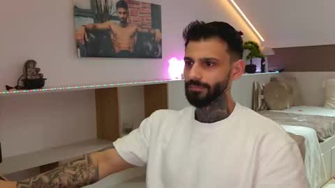 Snapshot of tristangreyaura chatting on 02-15-26, 07:05 Trystan Grey online show from 02-15-26, 07:05