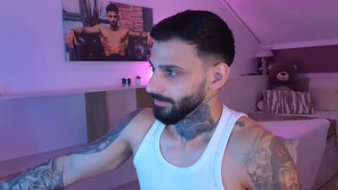 Snapshot of tristangreyaura chatting on 03-13-26, 06:42 Trystan Grey online show from 03-13-26, 06:42