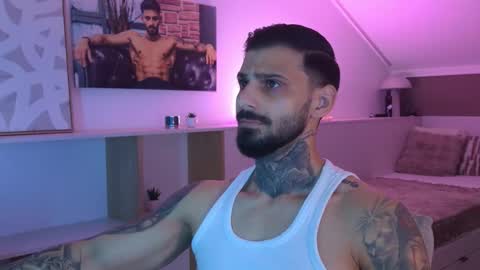 Snapshot of tristangreyaura chatting on 03-28-26, 08:03 Trystan Grey online show from 03-28-26, 08:03