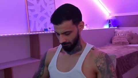 Snapshot of tristangreyaura chatting on 04-03-26, 06:33 Trystan Grey online show from 04-03-26, 06:33