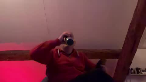 Snapshot of tritonspace chatting on 02-22-25, 02:28 Triton online show from 02-22-25, 02:28