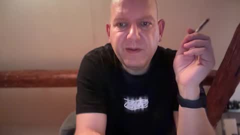 Snapshot of tritonspace chatting on 09-21-25, 03:57 Triton online show from 09-21-25, 03:57