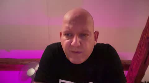 Snapshot of tritonspace chatting on 09-28-25, 08:25 Triton online show from 09-28-25, 08:25