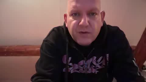 Snapshot of tritonspace chatting on 09-29-25, 10:03 Triton online show from 09-29-25, 10:03