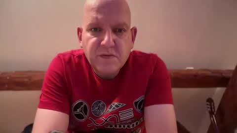 Snapshot of tritonspace chatting on 10-09-25, 05:05 Triton online show from 10-09-25, 05:05