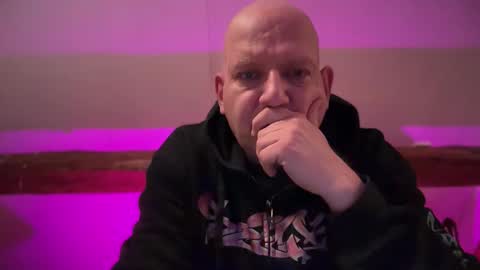 Snapshot of tritonspace chatting on 11-15-25, 07:10 Triton online show from 11-15-25, 07:10