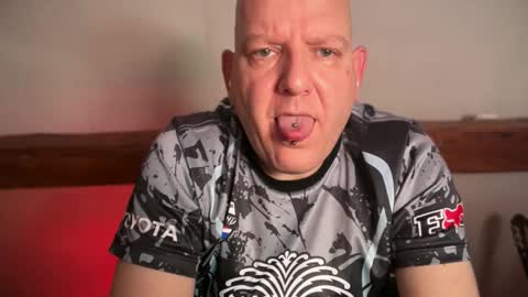 Snapshot of tritonspace chatting on 04-08-26, 03:23 Triton online show from 04-08-26, 03:23