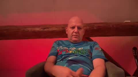 Snapshot of tritonspace chatting on 04-09-26, 03:28 Triton online show from 04-09-26, 03:28