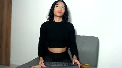 trixiandsuki online show from 11-17-25, 12:49
