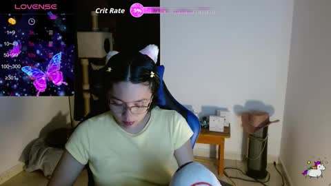 Snapshot of trixie_tangg chatting on 02-04-26, 02:17 Kitty online show from 02-04-26, 02:17