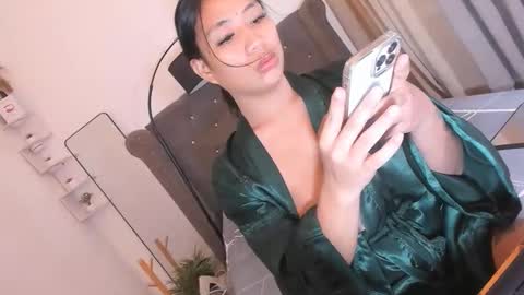 trixiebayeserra online show from 10-13-25, 04:12