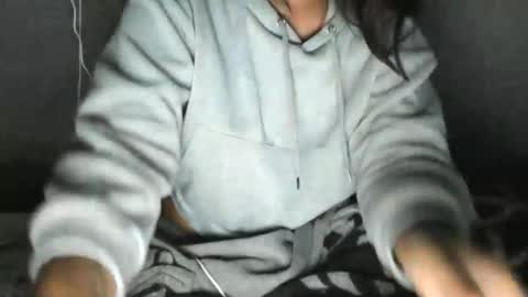 trixiebayeserra online show from 10-15-25, 04:34