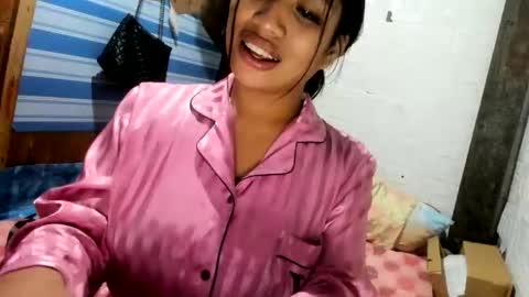 trixiebayeserra online show from 10-17-25, 04:20
