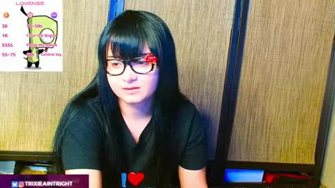 trixiedoescamcam online show from 10-22-25, 10:31